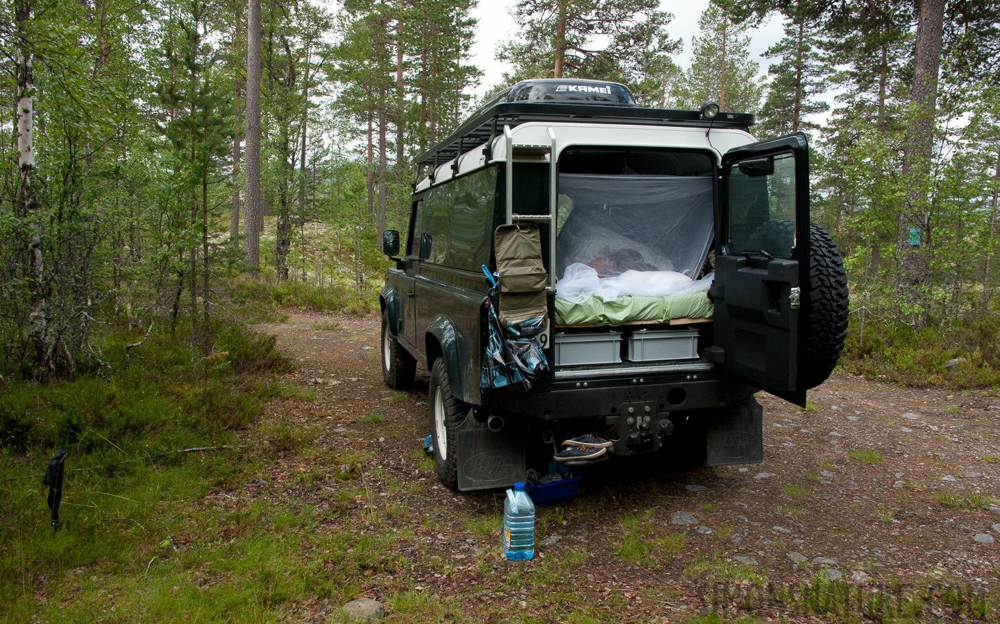 Wildnis-Route [28 mm, 1/200 Sek. bei f / 13, ISO 1600]